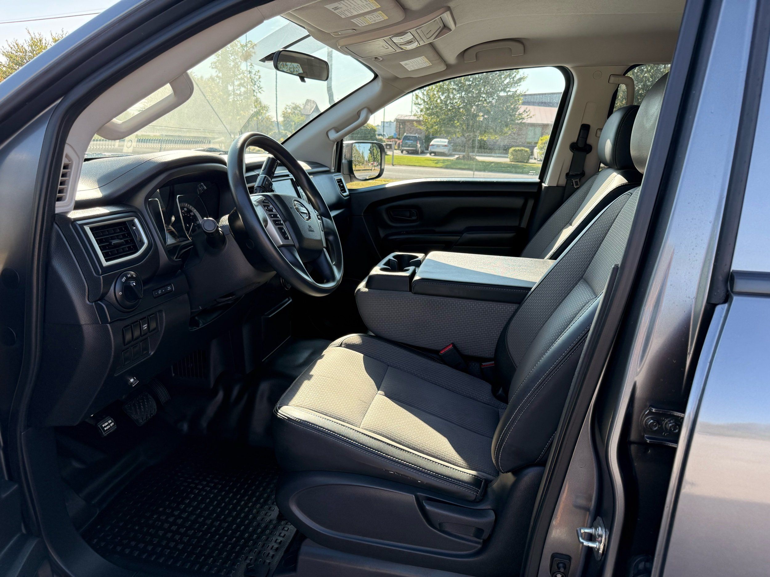 2019 Nissan Titan S photo 9