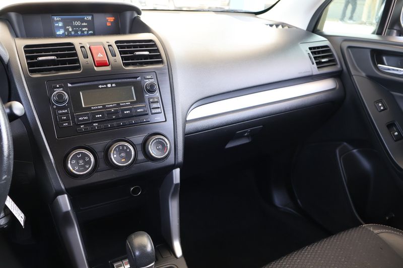 forester　1204040 オプションお写真2枚目掲載 Subaru Forester 20 Xt 2016 Test Drive Day Stock Photo - Download