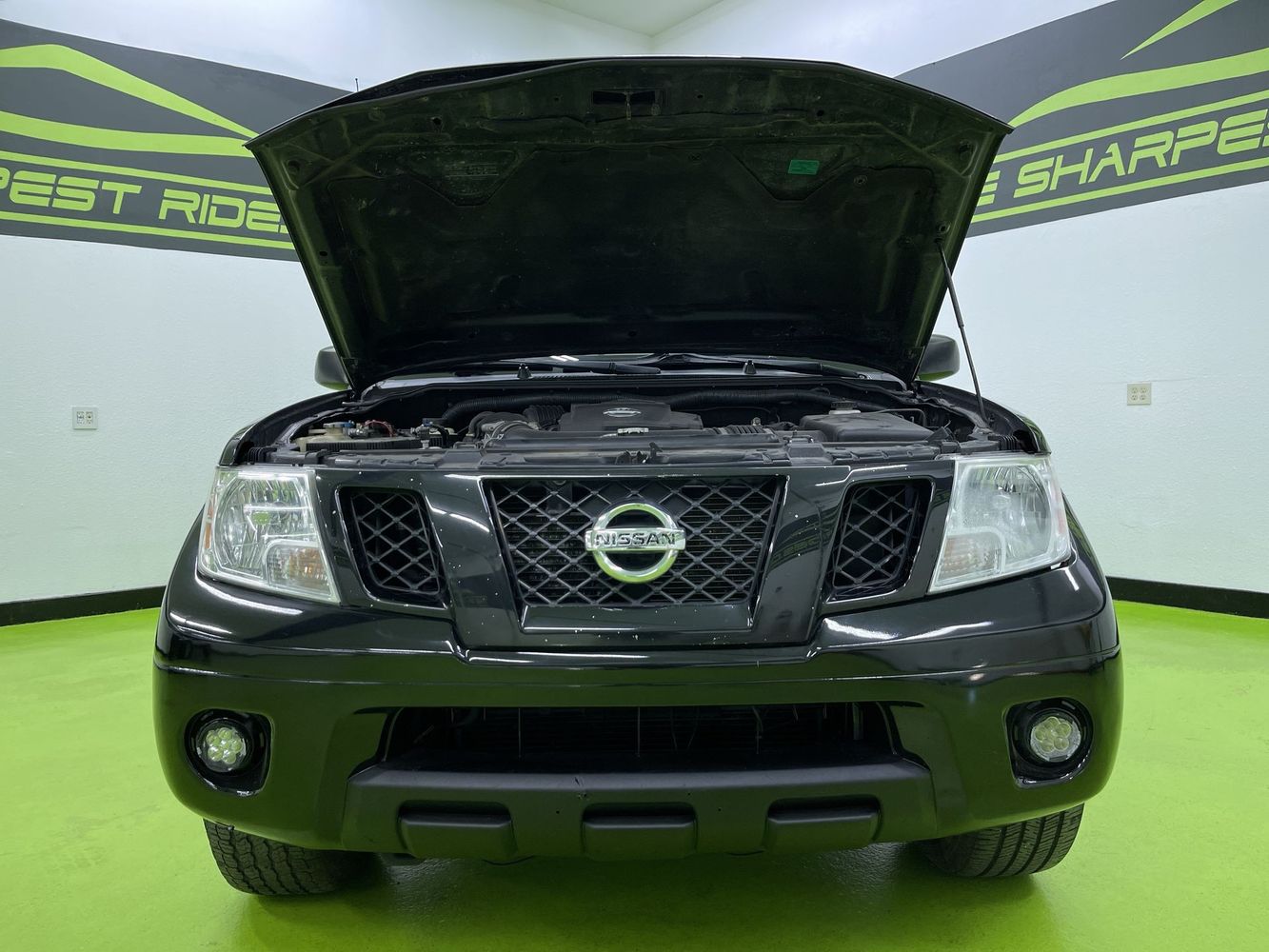 2017 Nissan Frontier SV photo 4