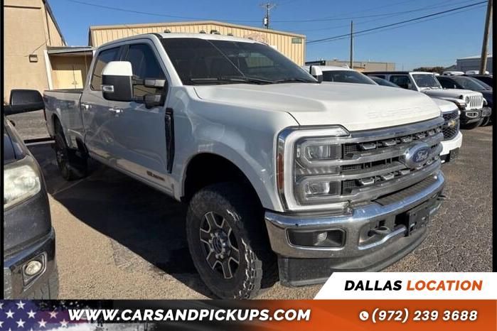2023 Ford F-350 Super Duty Lariat's photo