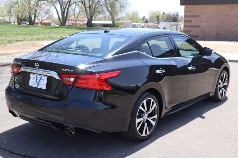 2016 Nissan Maxima Photos