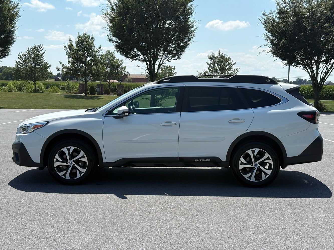 2020 Subaru Outback Limited photo 4