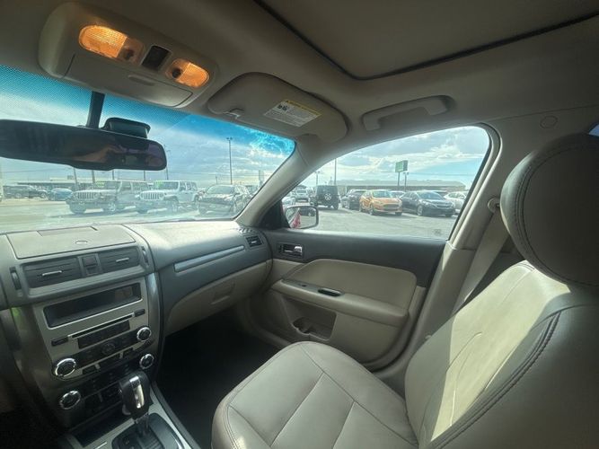2011 Ford Fusion SEL photo 16