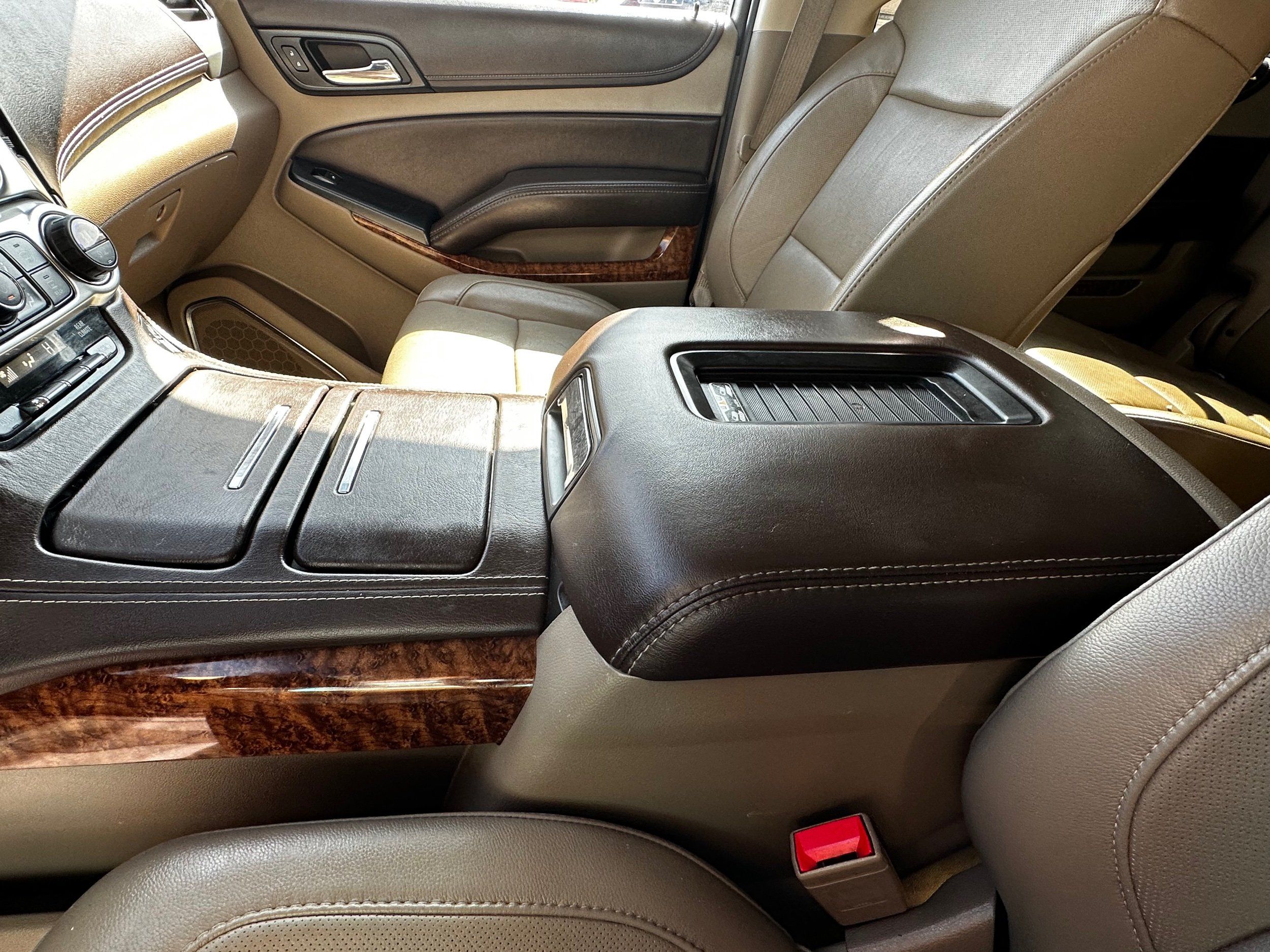 2016 Chevrolet Suburban LTZ photo 12