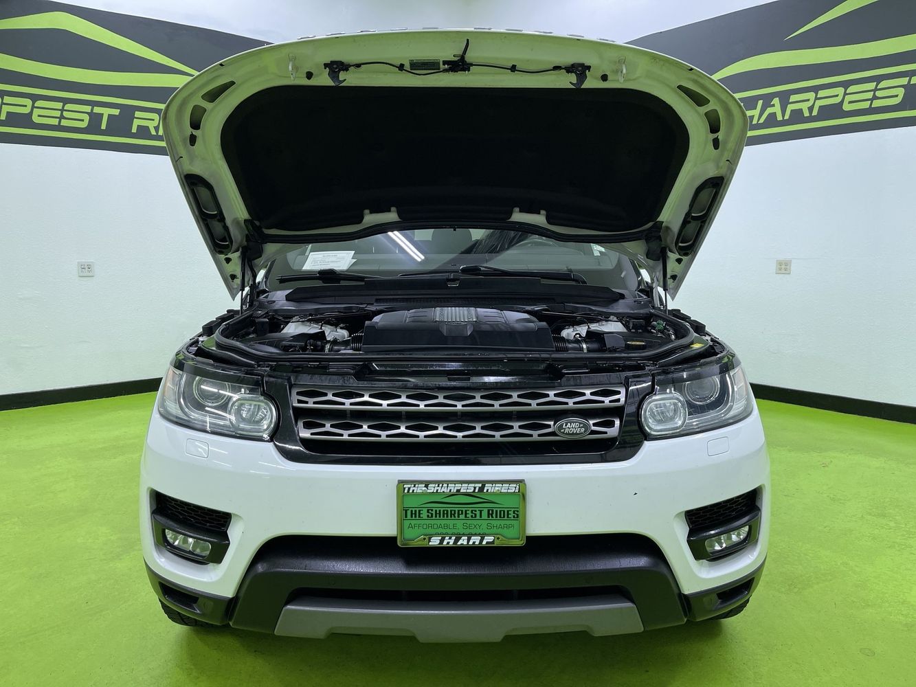 2016 Land Rover Range Rover Sport SE photo 4