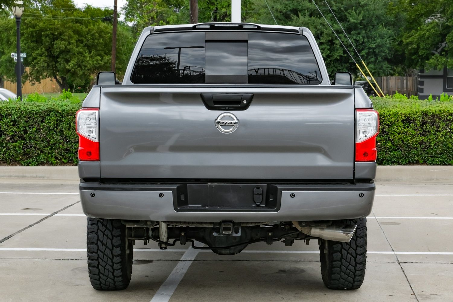 2017 Nissan Titan SL photo 10