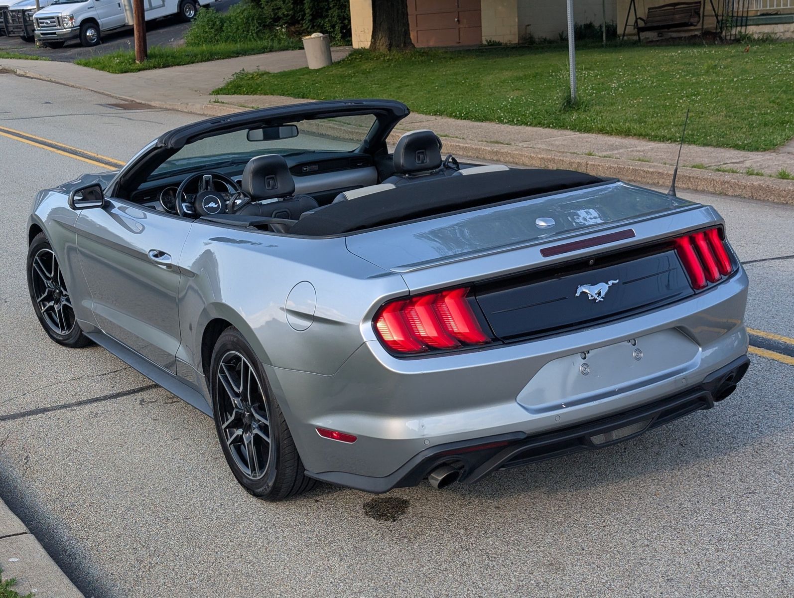 2020 Ford Mustang 8