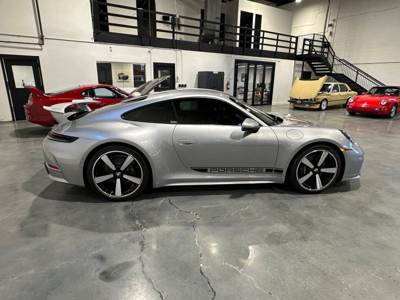2025 Porsche 911 Carrera, photo 6