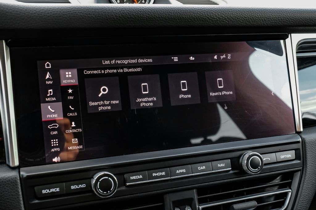 2021 Porsche Macan S - Photo 30