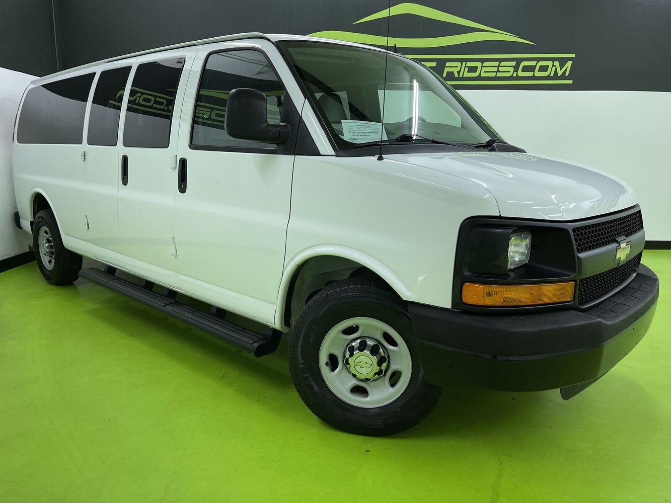 2014 Chevrolet Express Passenger LS's photo