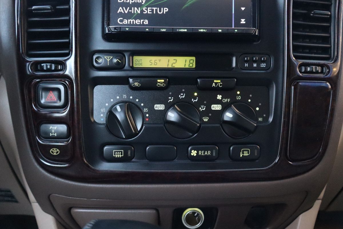 2000 Toyota Land Cruiser 