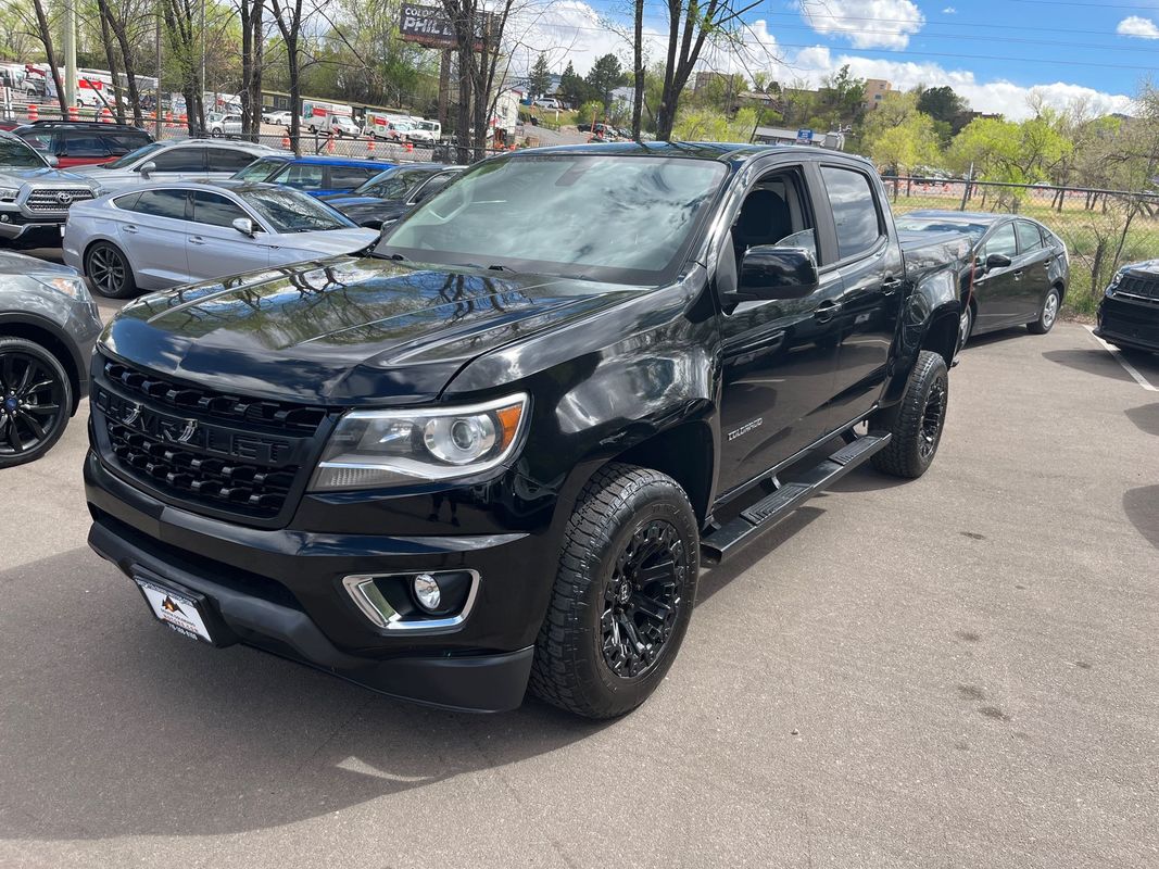 View vehicle photo 3