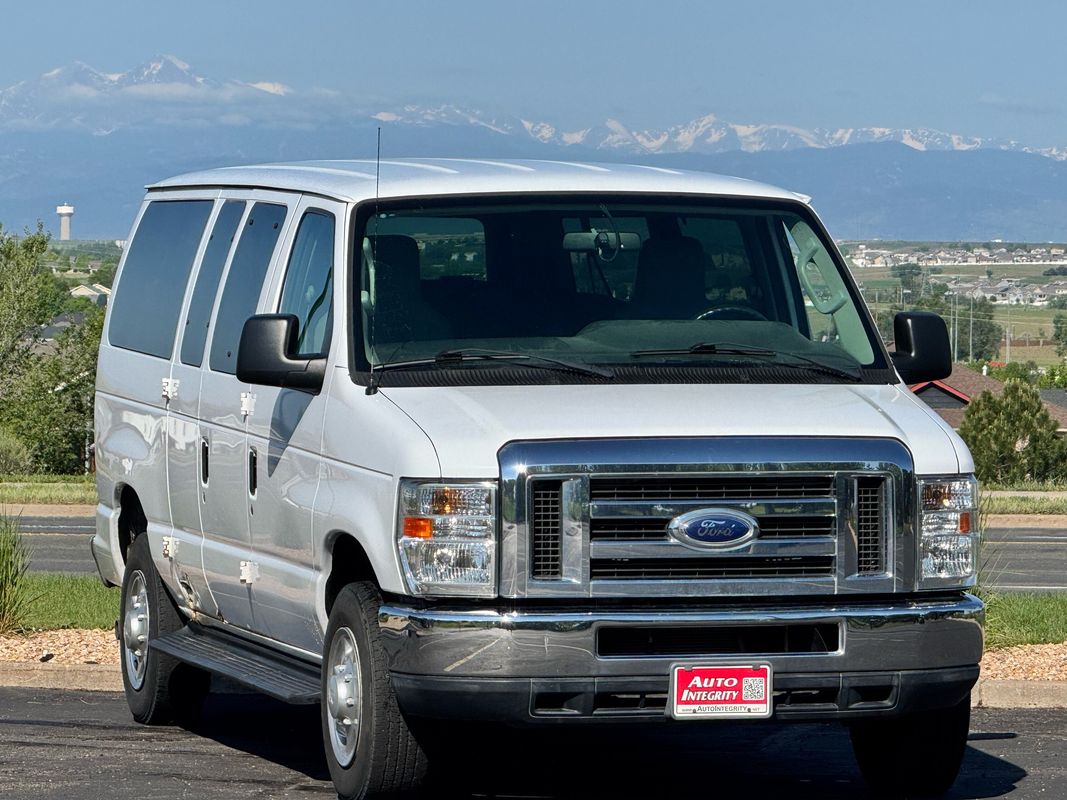 2013 Ford E-Series E-350 SD XLT