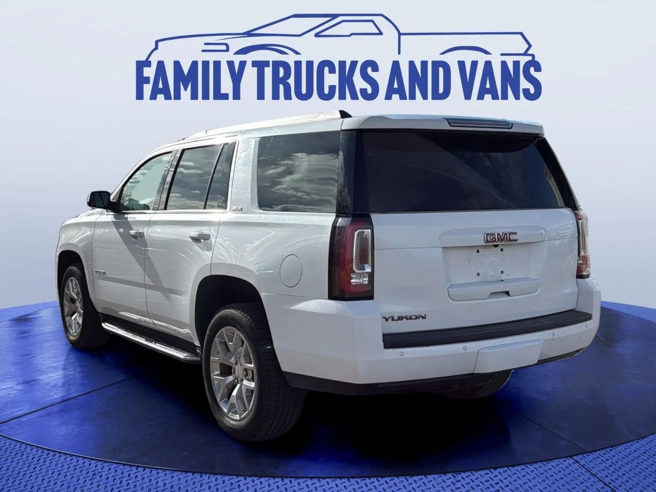 2017 Gmc Yukon SLE photo 3