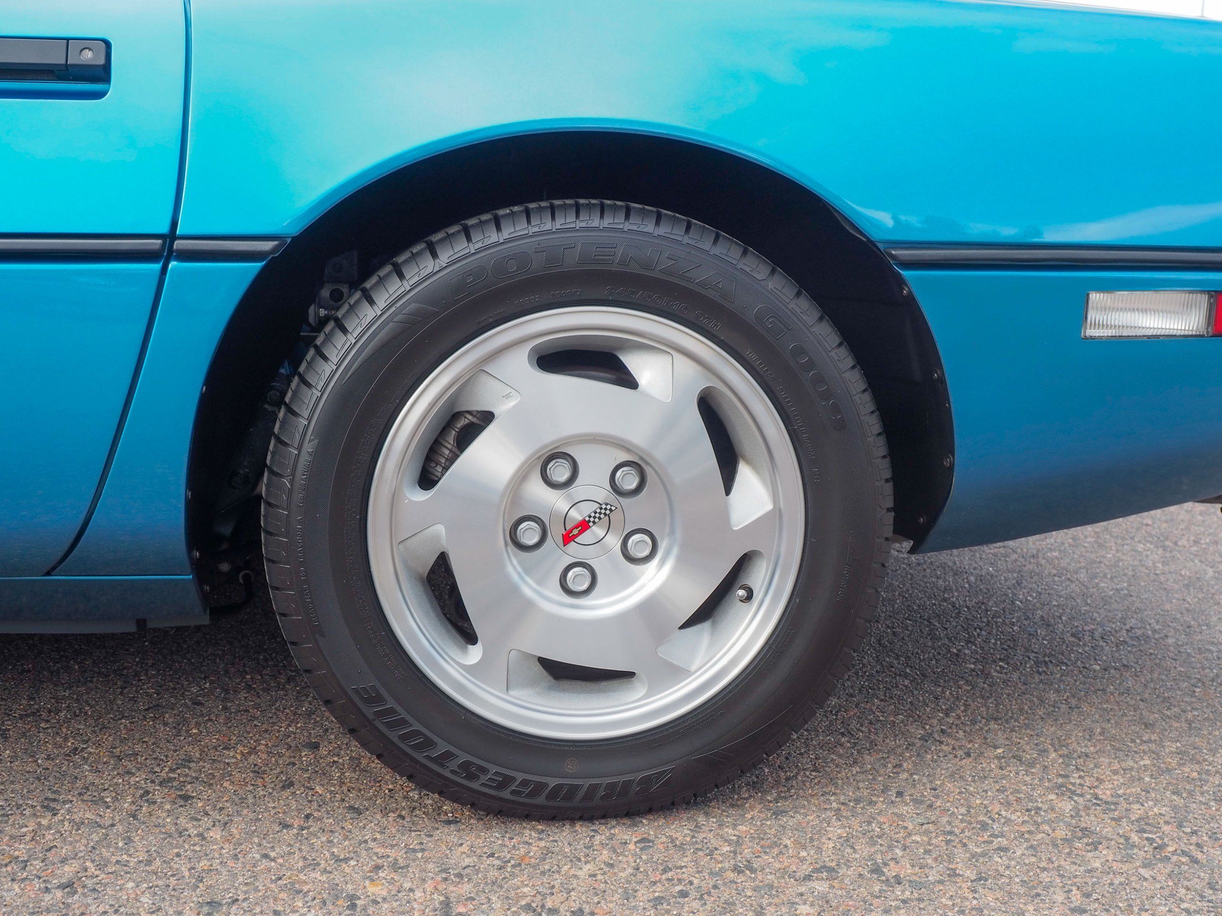 1988 Chevrolet Corvette Blue Coupe