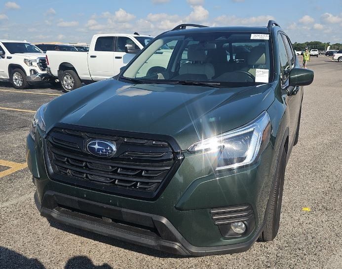 2023 Subaru Forester Premium photo 2