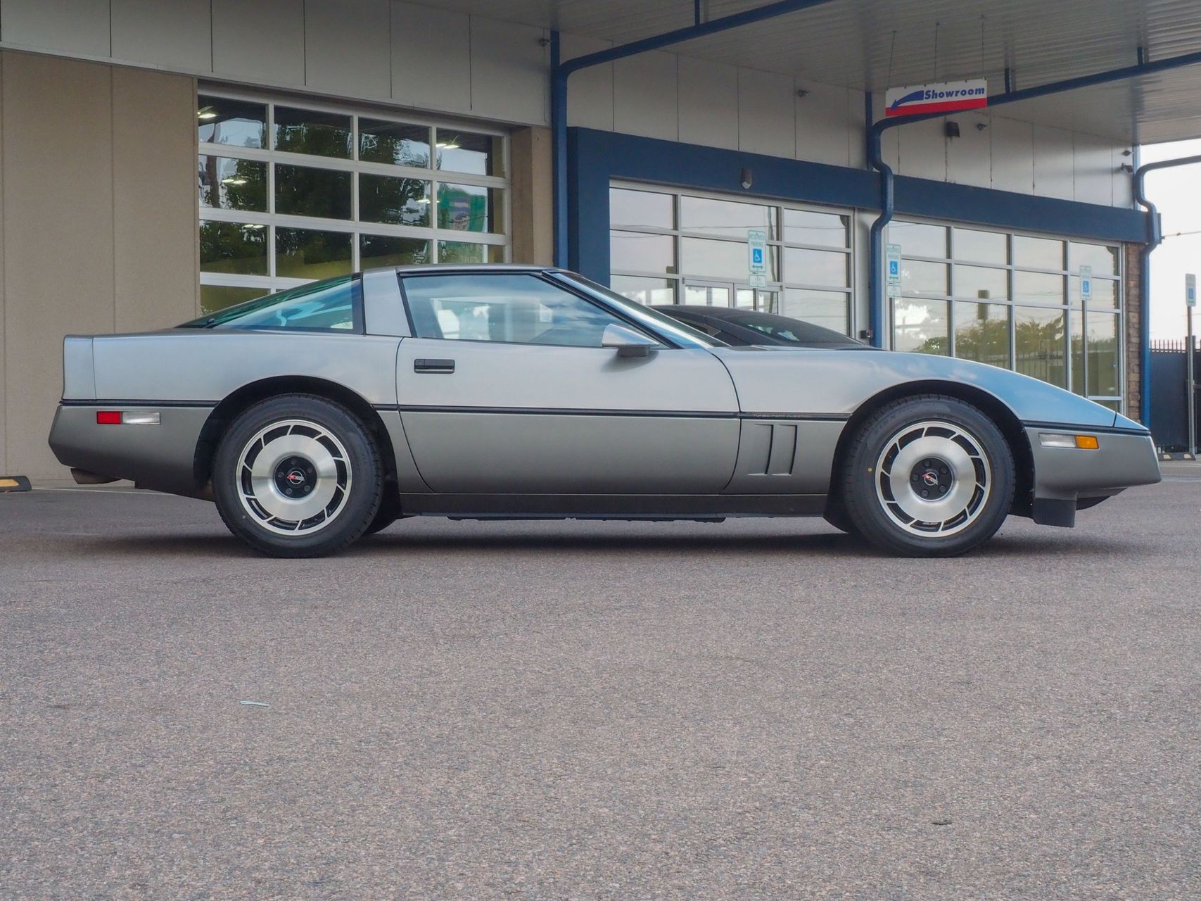 1985 Chevrolet Corvette 11