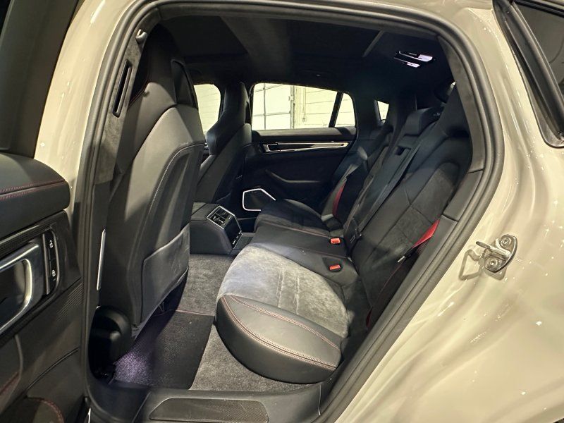 2023 Porsche Panamera GTS, photo 17