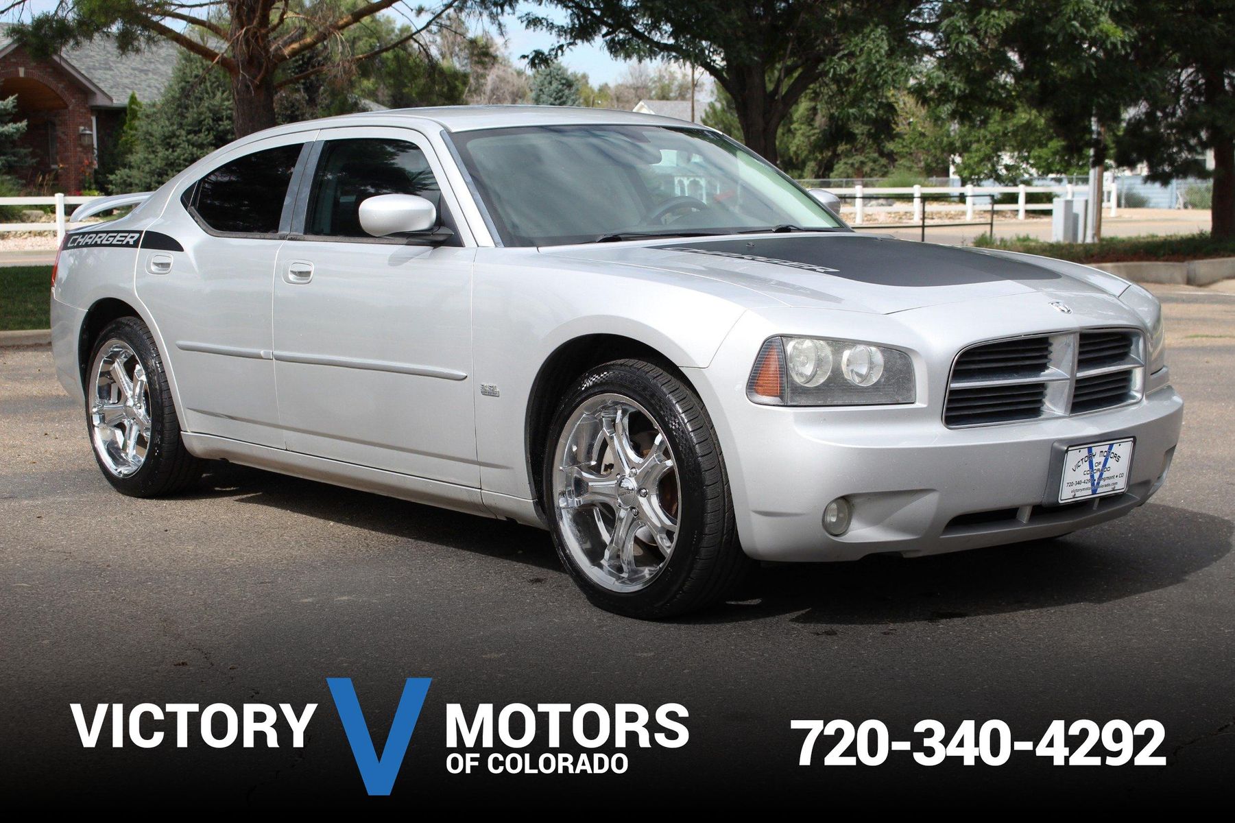 2010 Dodge Charger SXT | Victory Motors of Colorado