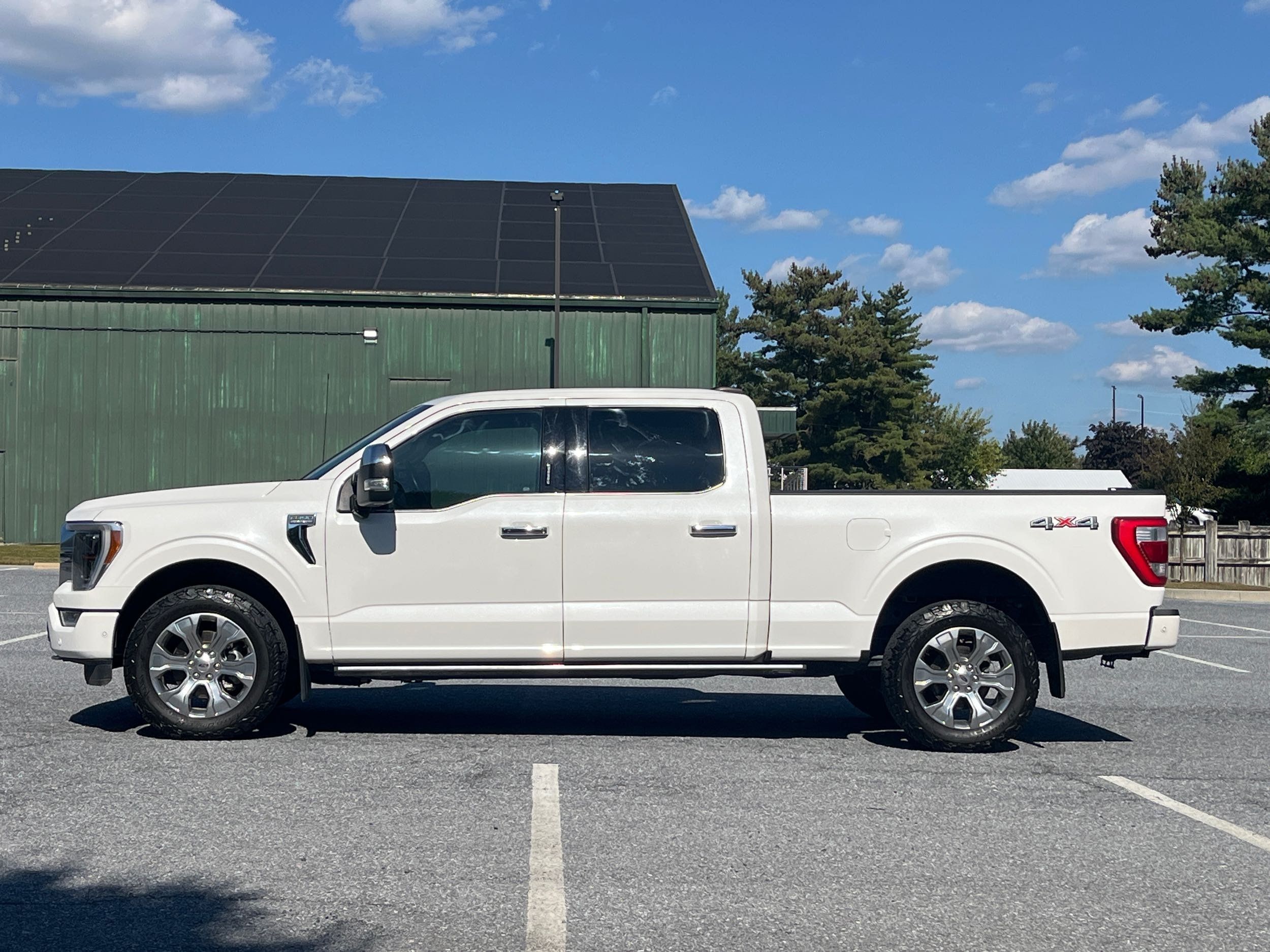 2022 Ford F-150 Platinum photo 4