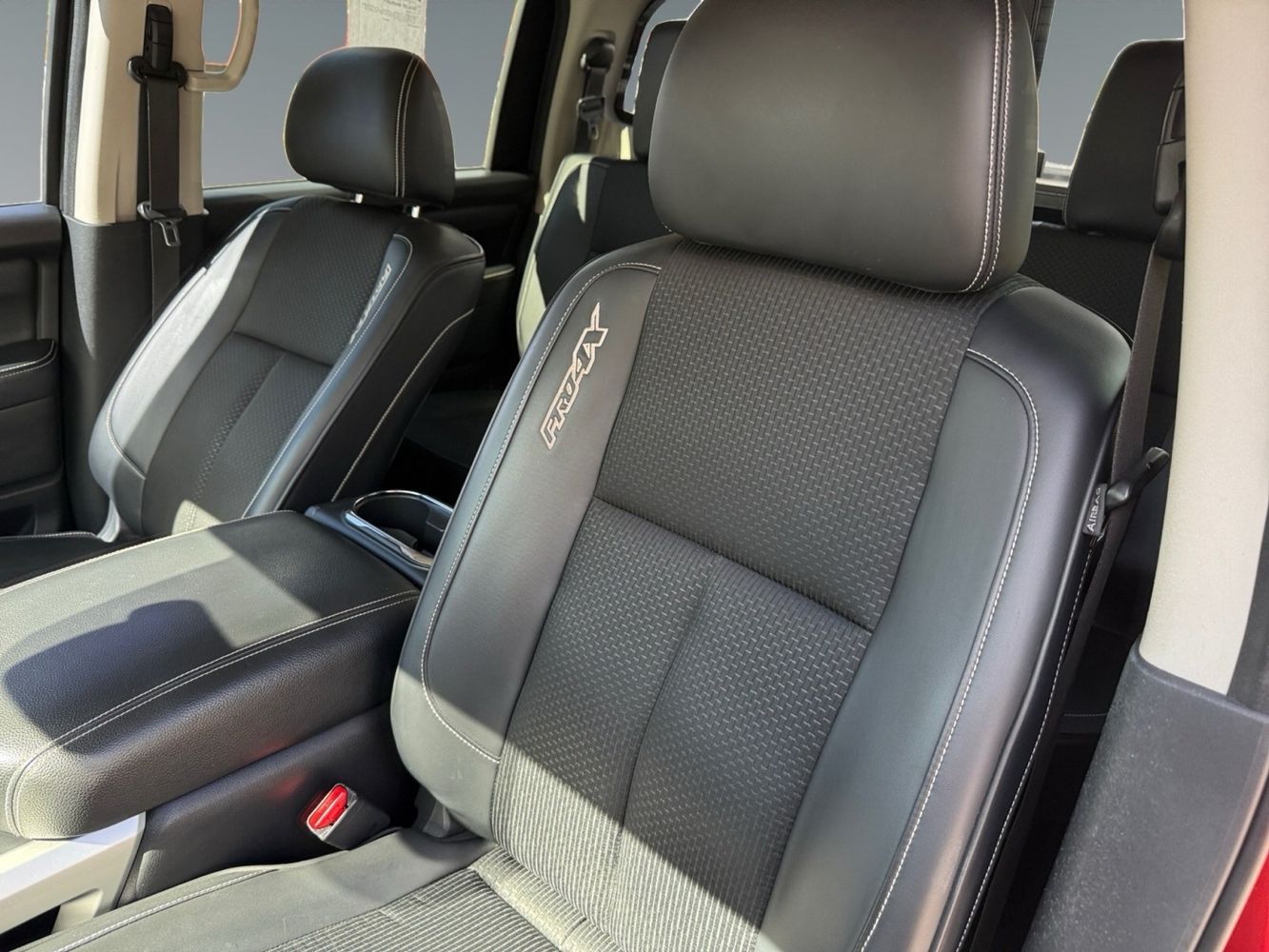 2017 Nissan Titan PRO-4X photo 8