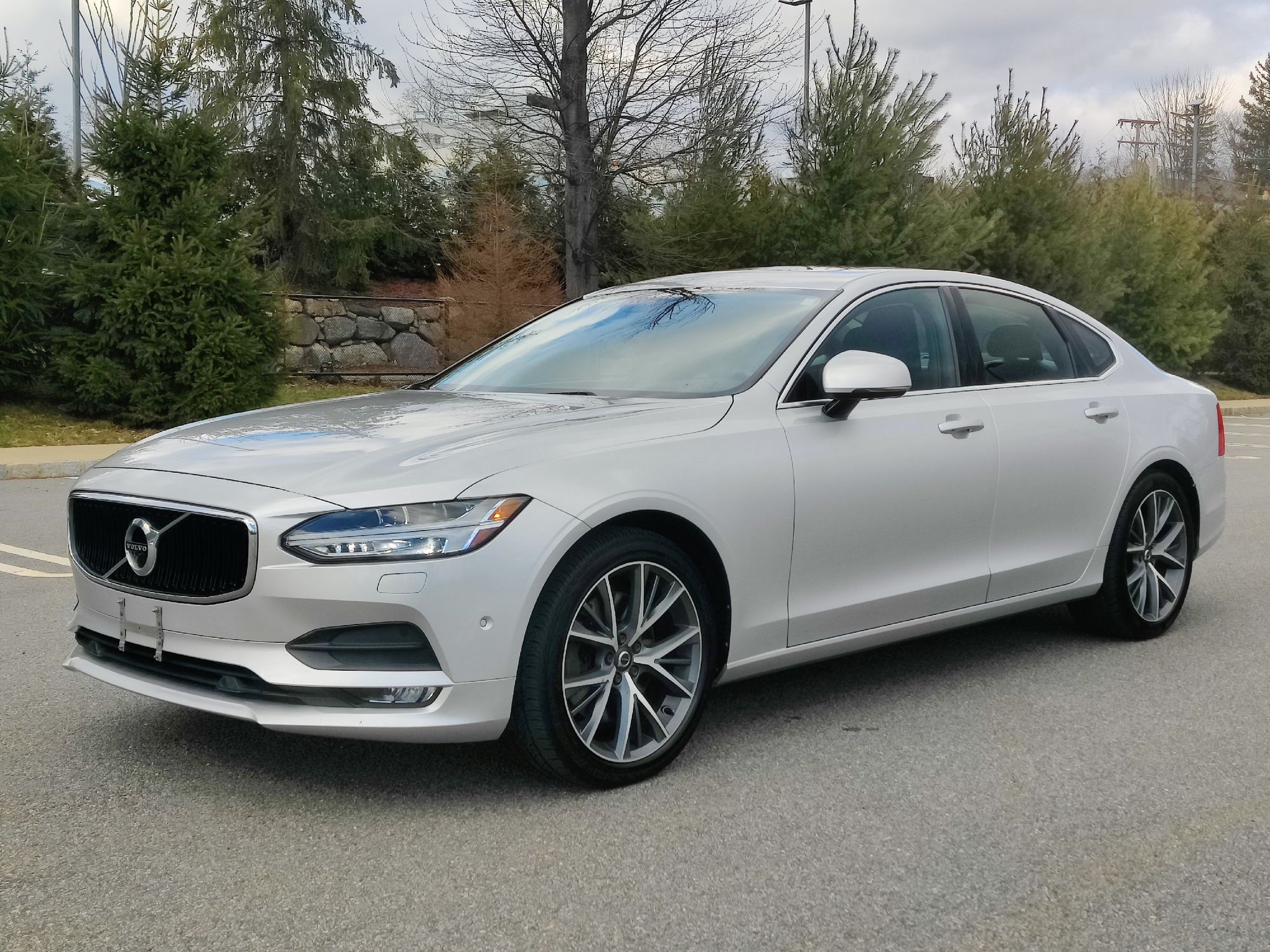 Surprising 2017 Volvo S90 T6 Awd Momentum Pictures