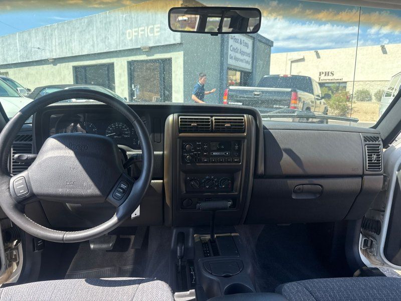 2000 Jeep Cherokee Sport photo 10