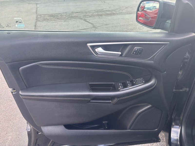 2015 Ford Edge Titanium photo 9