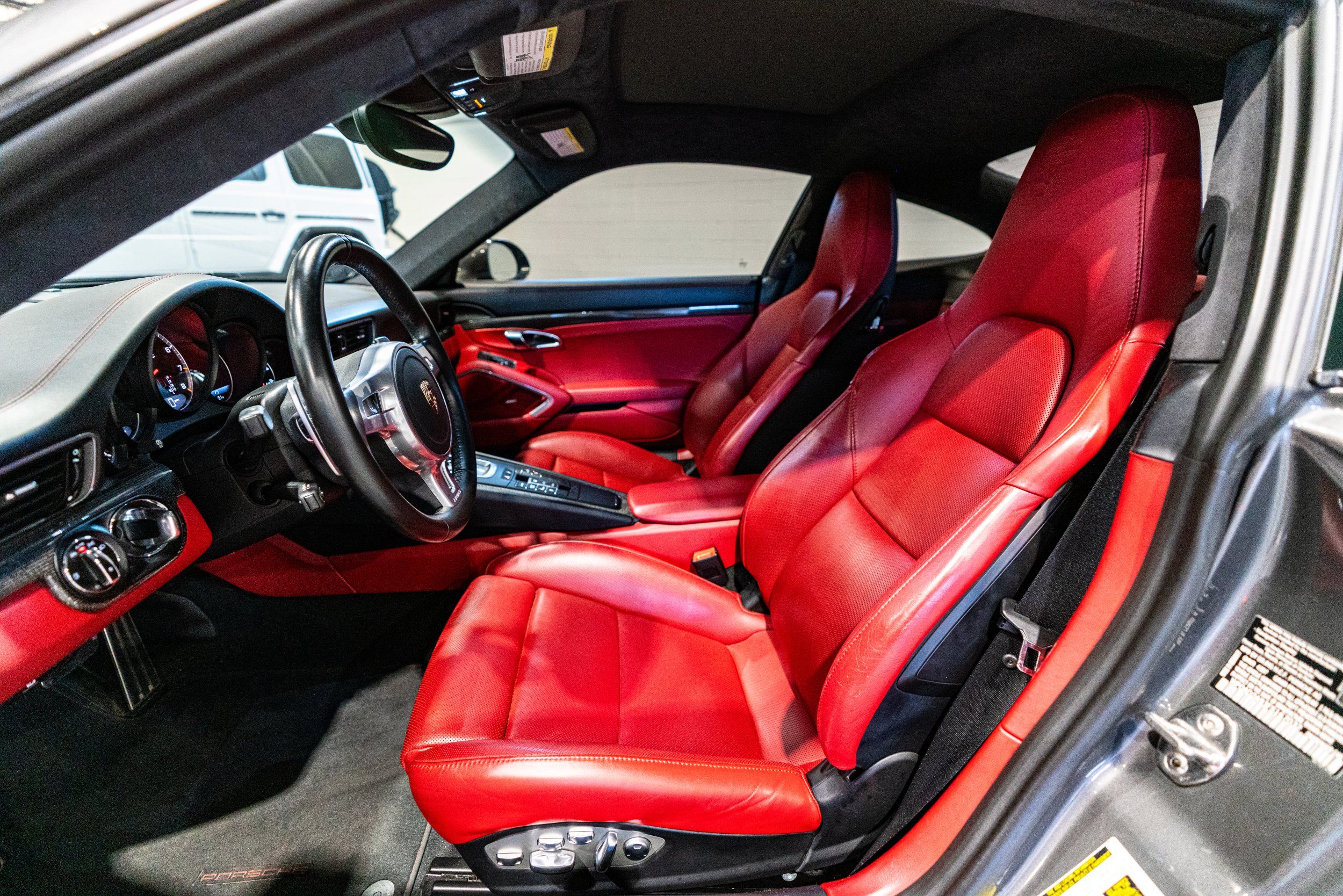 2015 Porsche 911 Turbo S - Photo 29