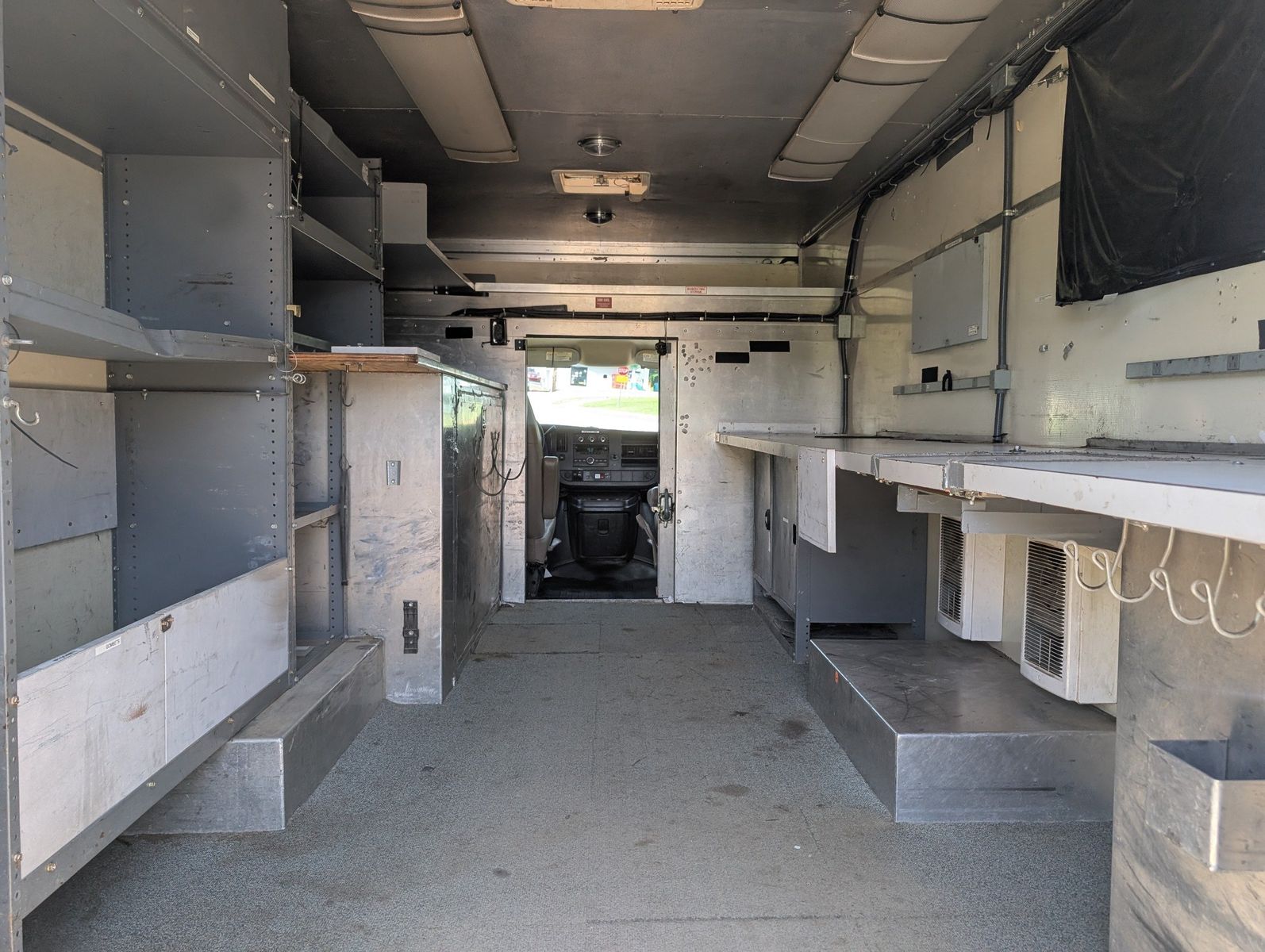 2009 Chevrolet Express Cutaway 46