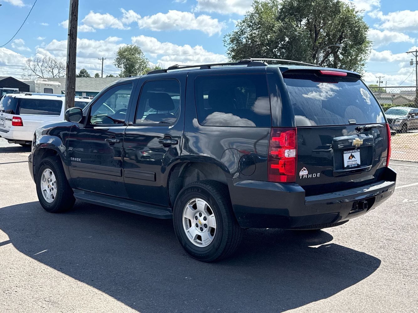2011 Chevrolet Tahoe LS photo 3
