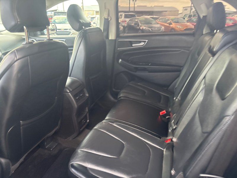 2015 Ford Edge Titanium photo 14