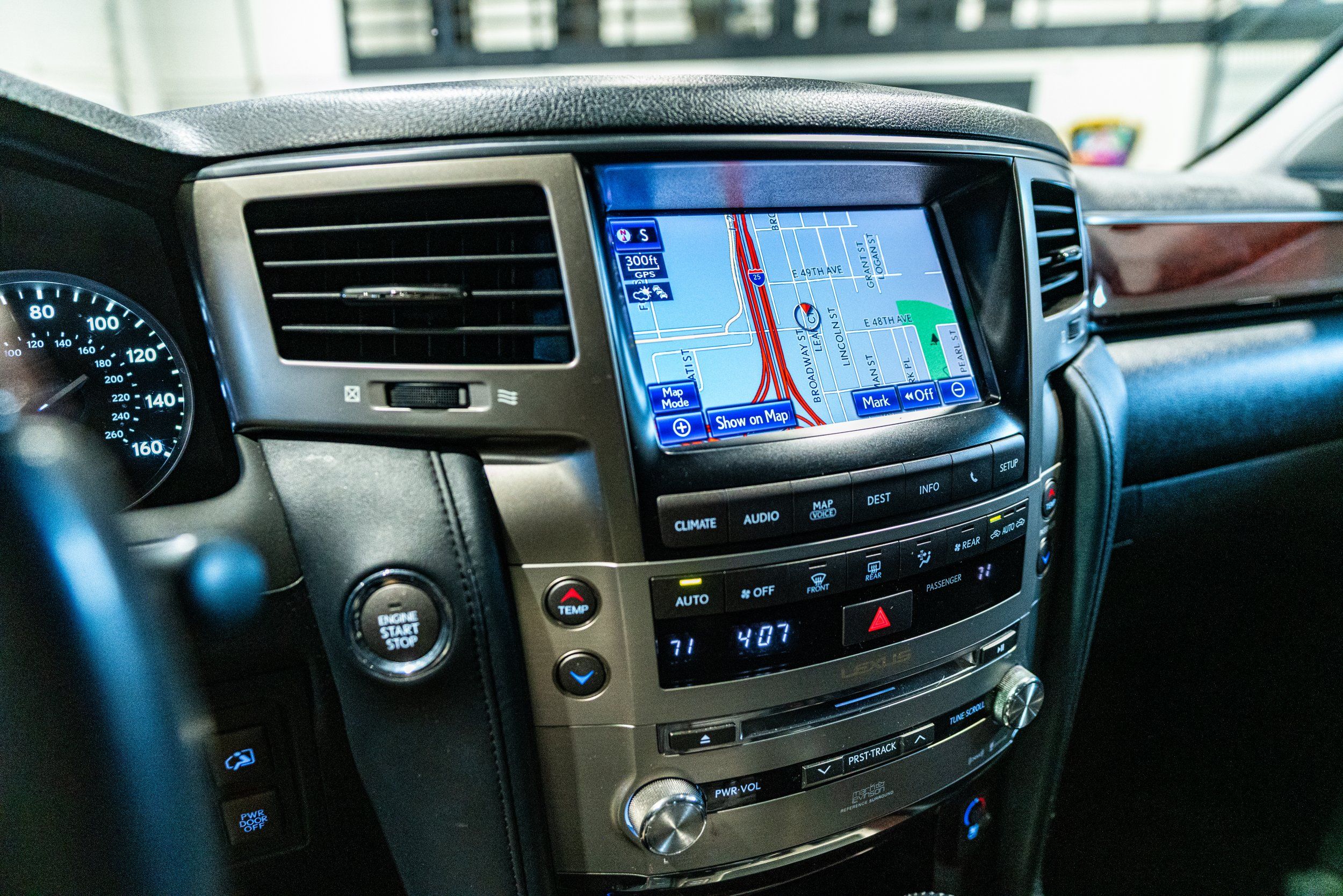 2013 Lexus LX 570, photo 29
