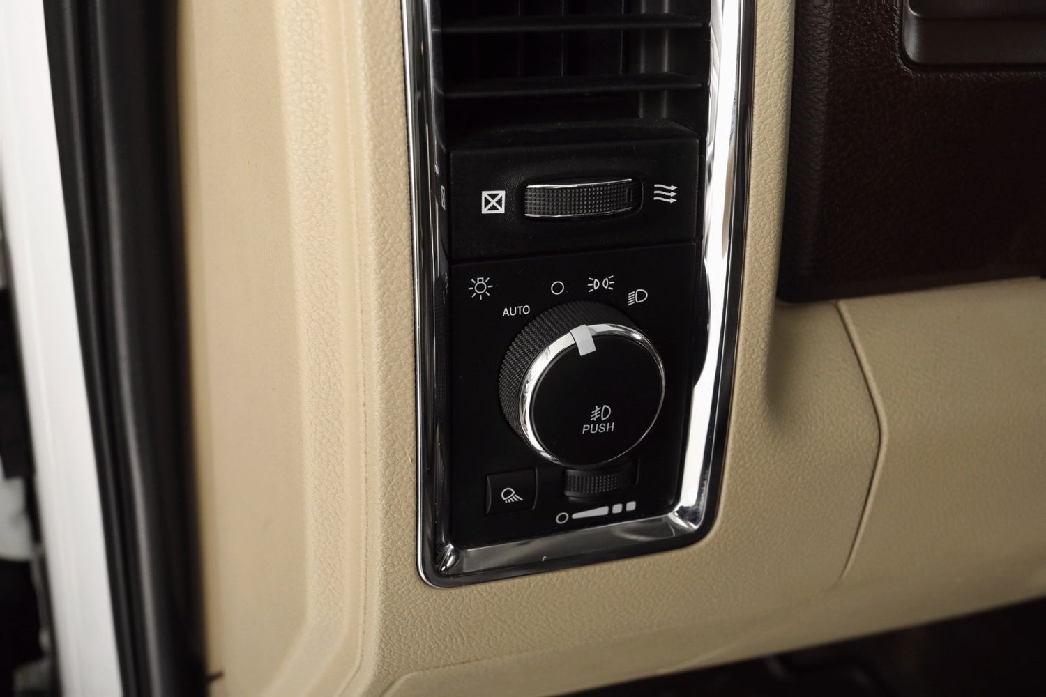 2017 Ram 1500 Laramie Longhorn photo 25