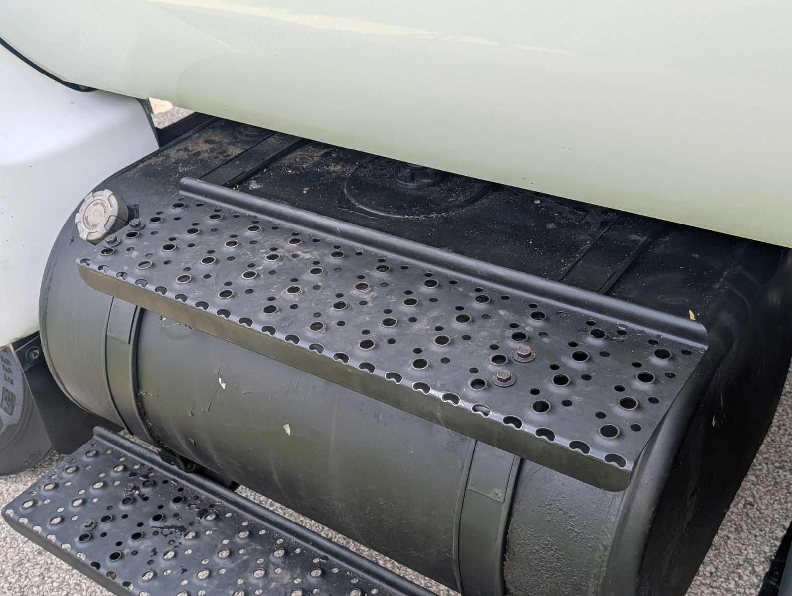 2015 Ford F-750 115