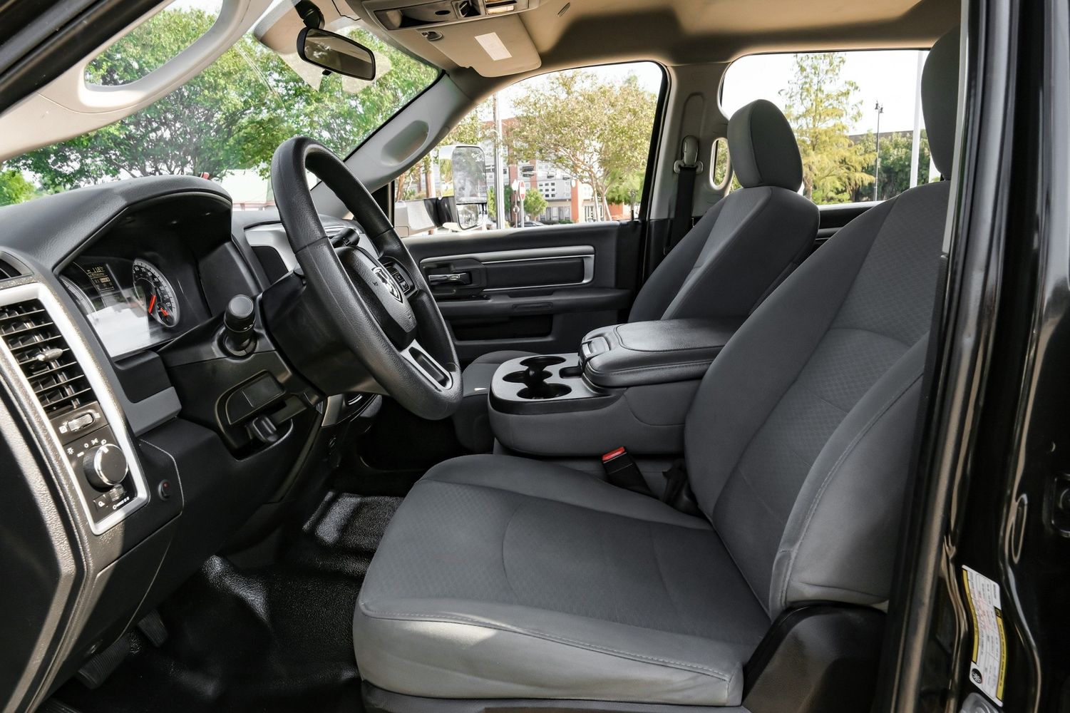 2018 Ram 2500 SLT photo 3