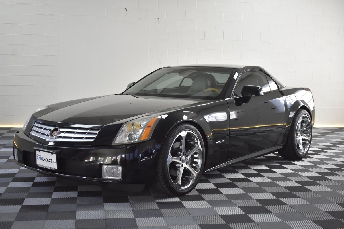 2005 Cadillac XLR Standard