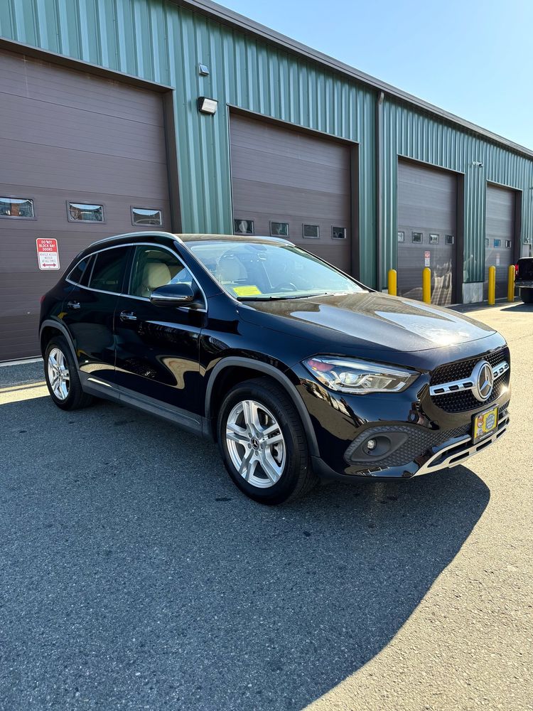 2021 Mercedes Benz GLA 250 4MATIC photo 3