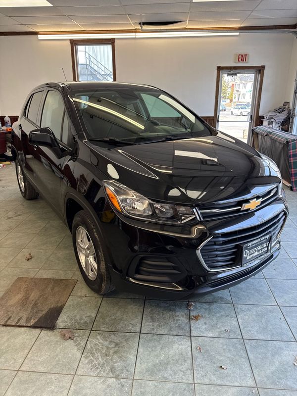 Black 2020 Chevrolet Trax LS AWD SUV / Crossover All-Wheel Drive 6-Speed Automatic