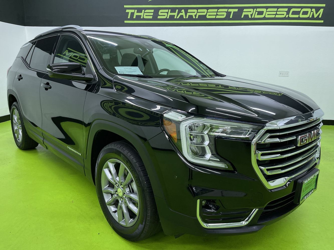 2024 Gmc Terrain SLT photo 2