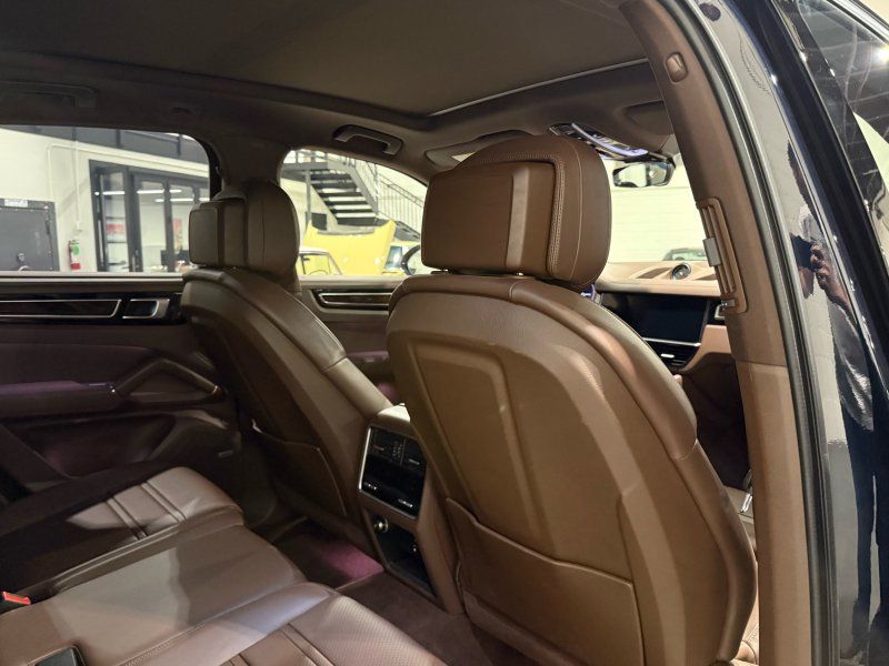 2022 Porsche Cayenne, photo 18