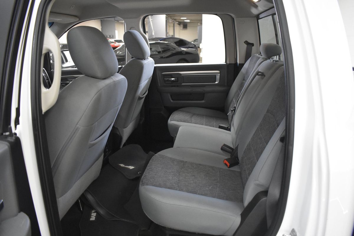 2019 Ram 1500 Classic SLT Crew Cab 4x4 5'7" Box