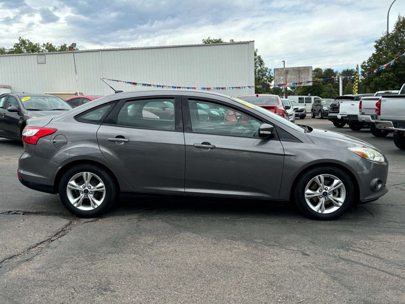 2014 Ford Focus SE photo 2