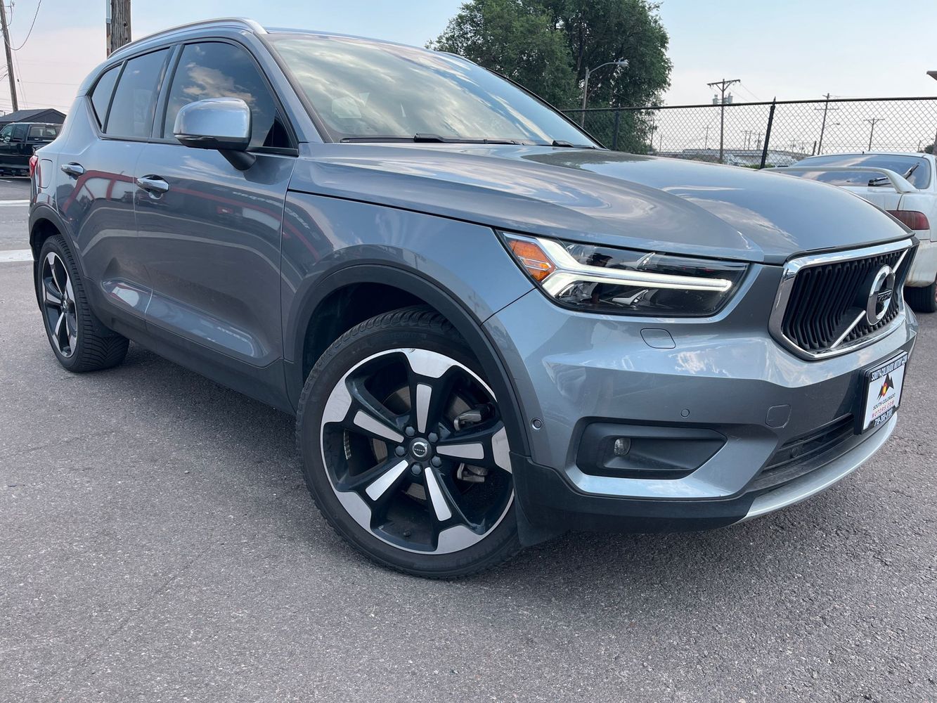 2019 Volvo XC40 T5 Momentum AWD's photo