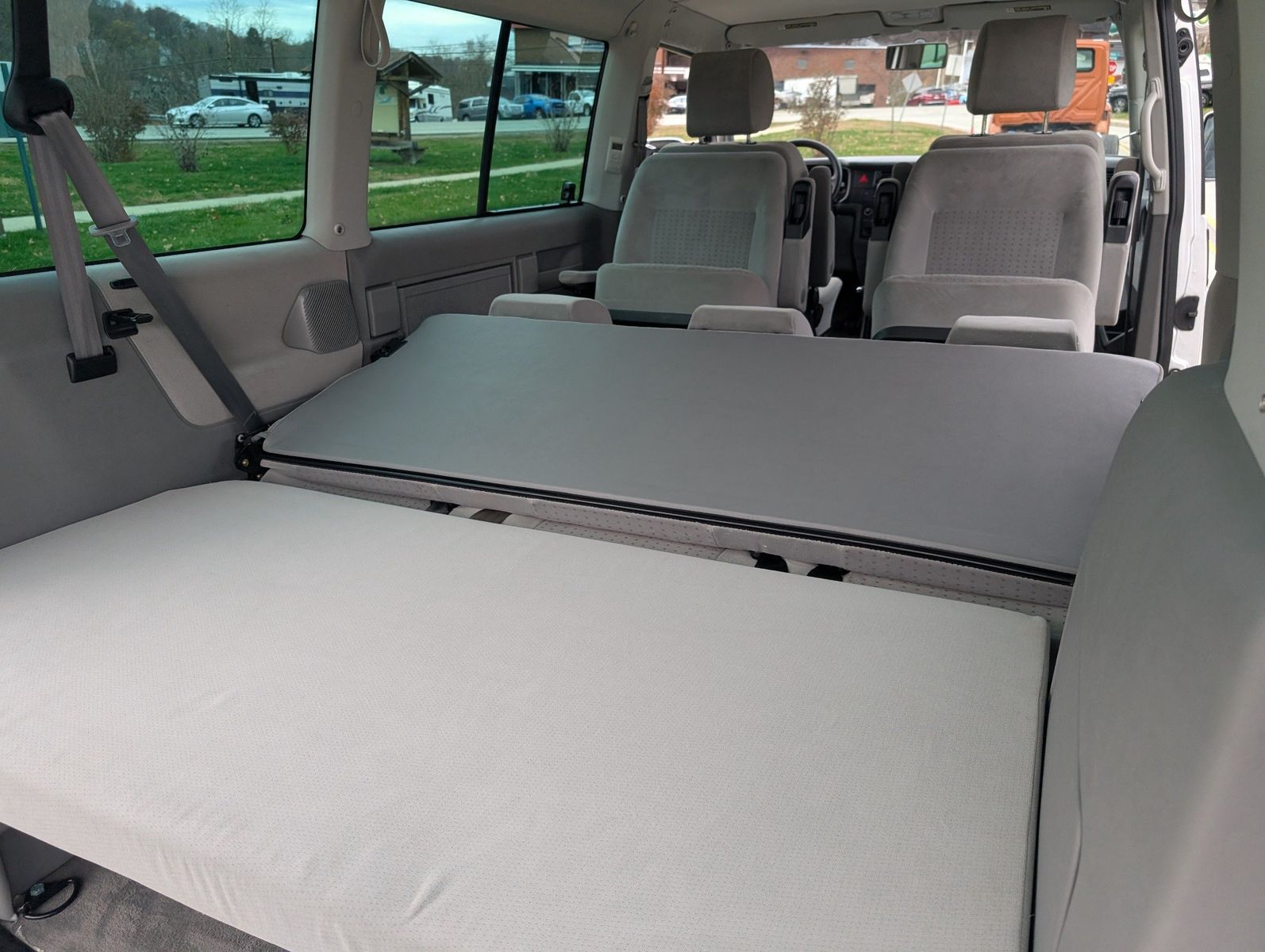 2003 Volkswagen EuroVan 209