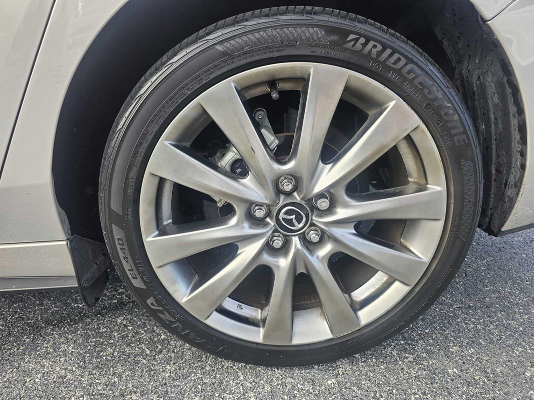 View vehicle photo 5