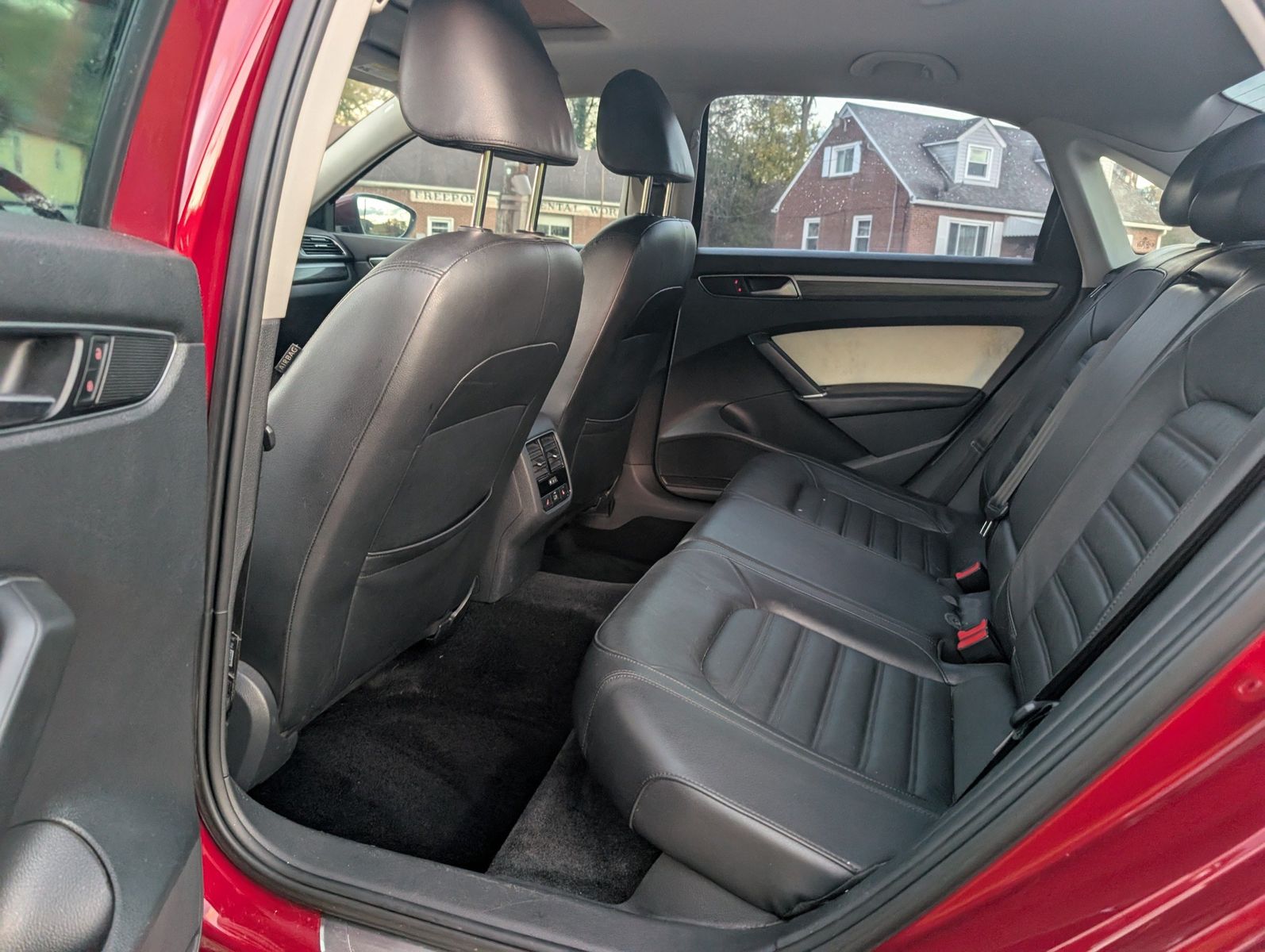 2016 Volkswagen Passat 16