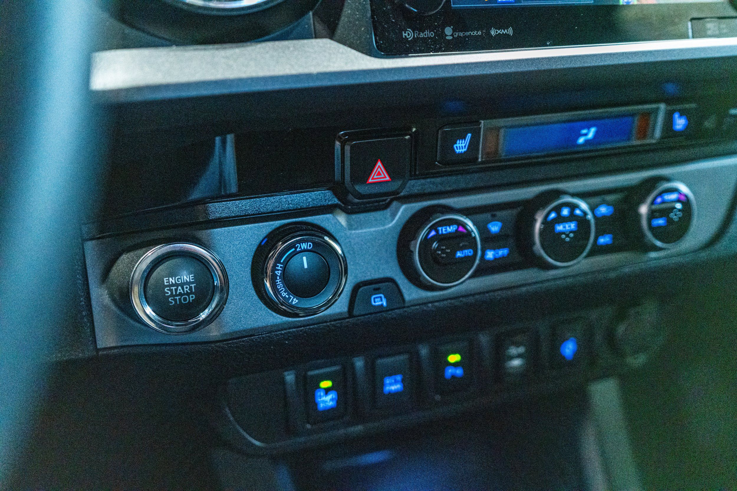 2017 Toyota Tacoma TRD Sport, photo 32