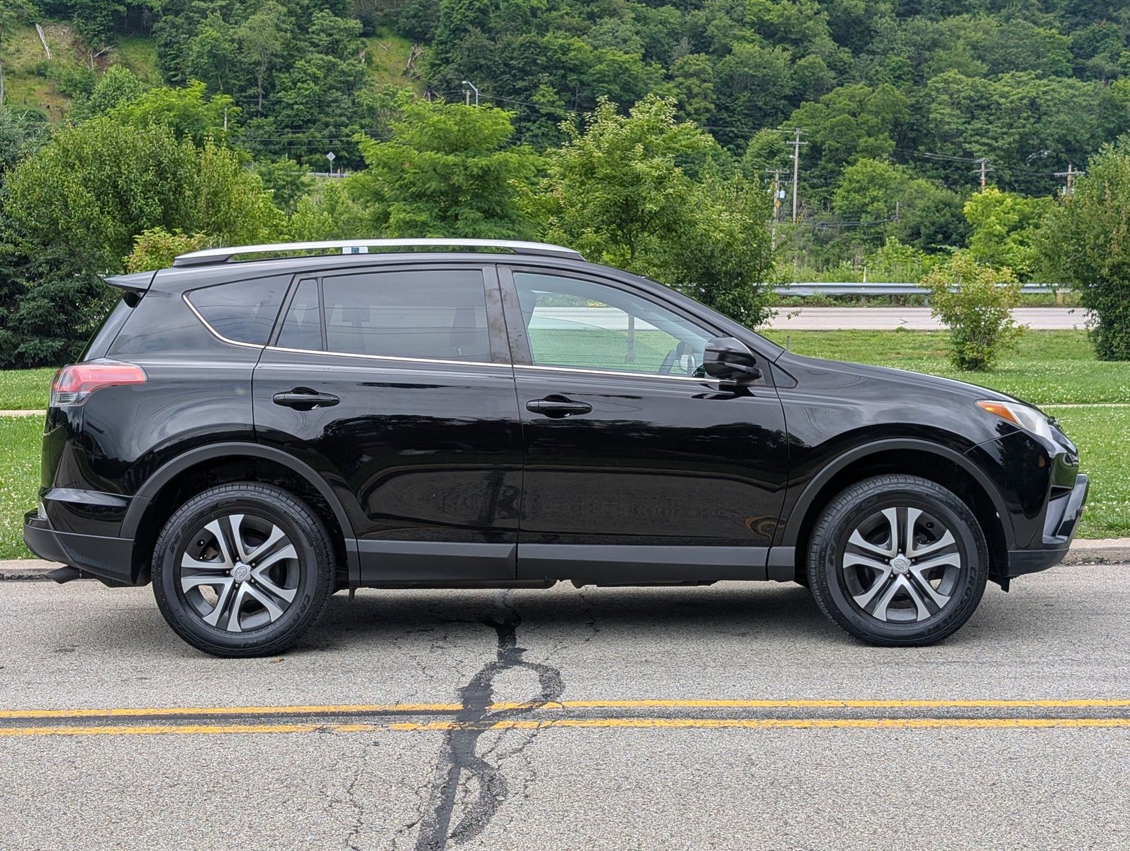 2017 Toyota RAV4 5