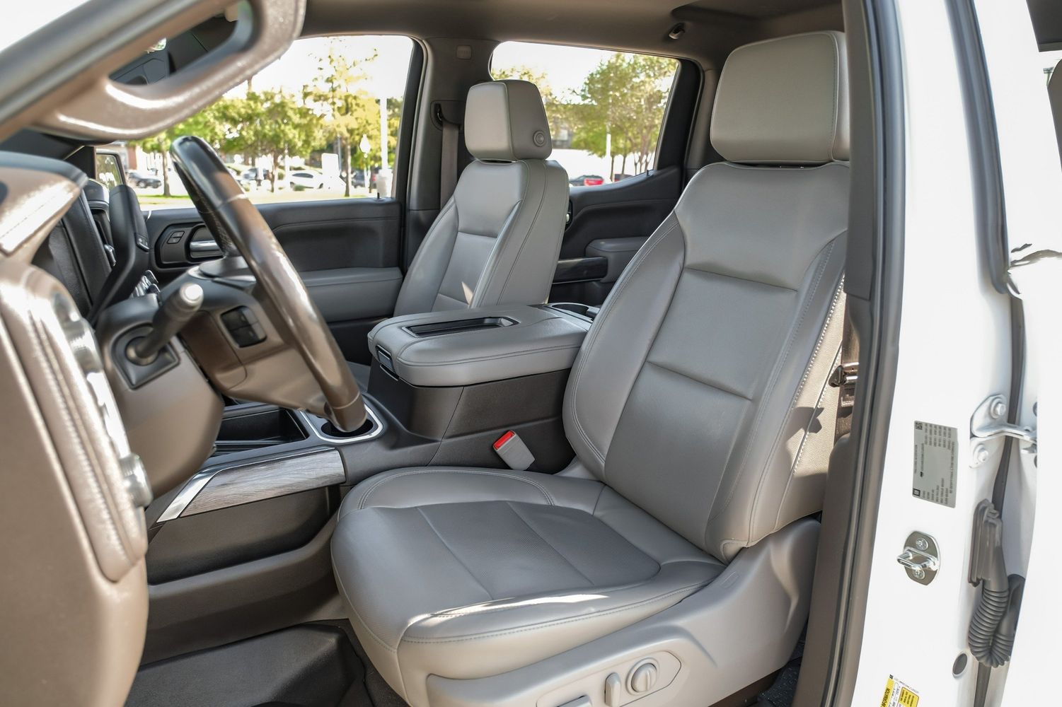 2019 Chevrolet Silverado LTZ photo 24